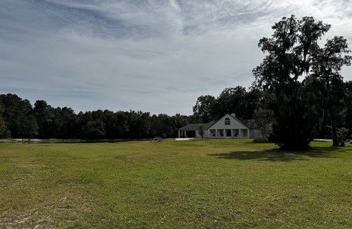 Kingsland House | Escape to Tranquility 125 Acre Property with Trails Lake Spacious House Fire Pit