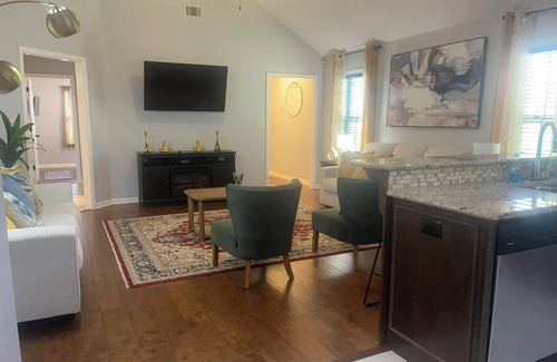 Valdosta House | Escape to Valdosta: Explore Wild Adventures & Relax