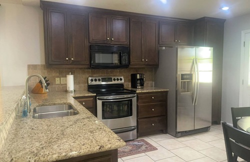 Valdosta House | Escape to Valdosta: Explore Wild Adventures & Relax