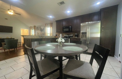 Valdosta House | Escape to Valdosta: Explore Wild Adventures & Relax