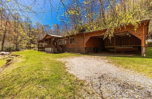 Bryson City Cabin | Escape to Waterfall Hideaway