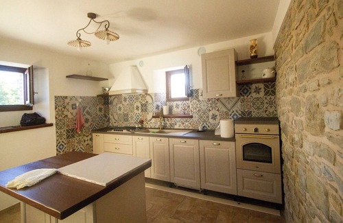 Carpegna House | Escape with Pool & WiFi