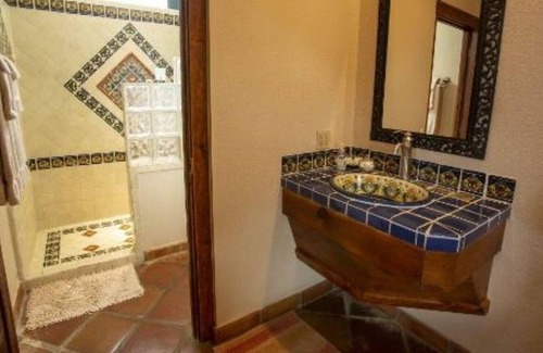Kerrville Apartment | ESCONDIDA SUITE #8 KING