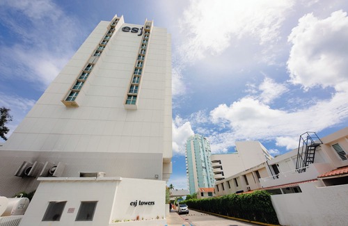 Isla Verde Apartment | ESJ Towers, Ocean Front❤Deluxe two bedrooms✨Hotel Amenities.Best price By Owner!