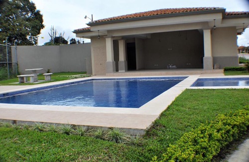 Cartago House | Esma