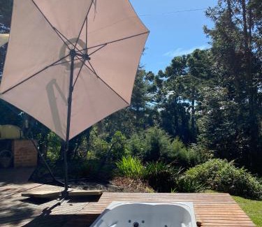 Monte Verde Ski Chalet | Espaço arborizado com Casa e Chalé em bairro nobre de Monte Verde