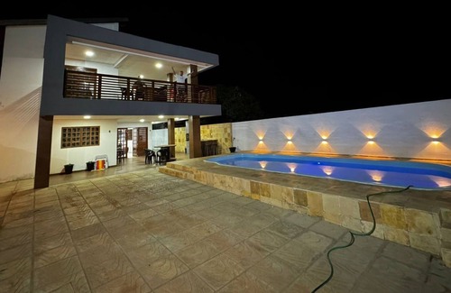 Lucena House | Espaçosa propriedade de 5 quartos na encantadora Lucena com ar condicionado