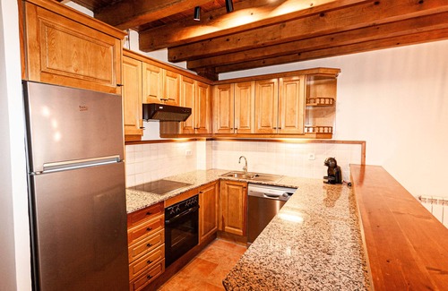 Salardu Apartment | Espacioso Apartamento con Jardín en Salardú