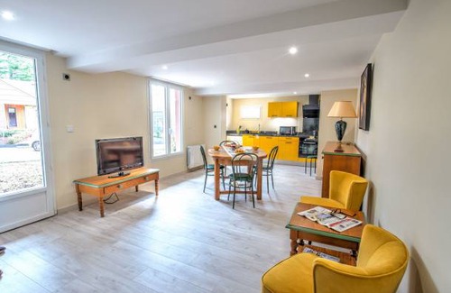 Olivet House | Espelidou is a 2 bedroom, 1 bathroom house is a few minutes from Orléans