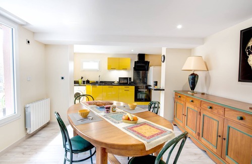 Olivet House | Espelidou is a 2 bedroom, 1 bathroom house is a few minutes from Orléans