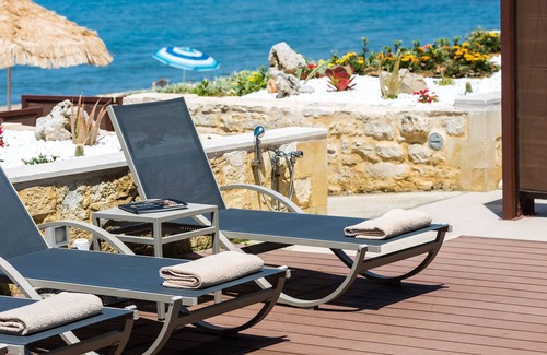 Rethymno Villa | Espera Luxury Beach Front Residence with Pool & BBQ, Walking to Amenities