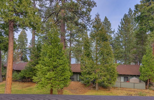 Tahoma Condo | Esperanzas Lakeside Retreat: 3 BR, 2 BA Condominium in Tahoma, Sleeps 6