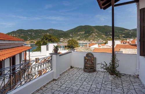 Skopelos Apartment | Esperos Apartment - One Bedroom Apartment, Sleeps 4