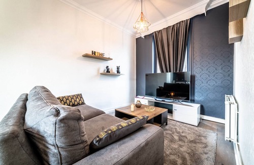 Brive-la-Gaillarde Apartment | Esprit Maison de Famille Parking 3 Private Suites