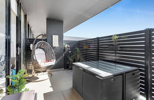 Essendon North Apartment | Essendon North Sanctuary by Ready Set Stay