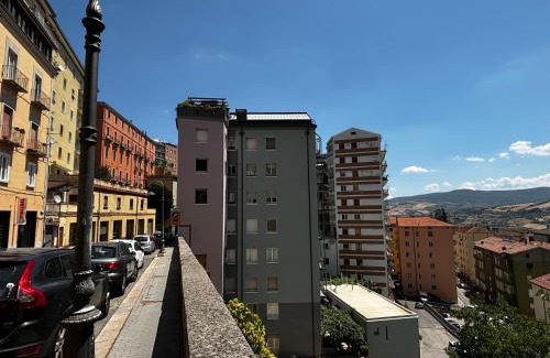 Potenza House | ESSENTIAL ROOM & PARKING in Centro Città con Parcheggio Privato e WIFI