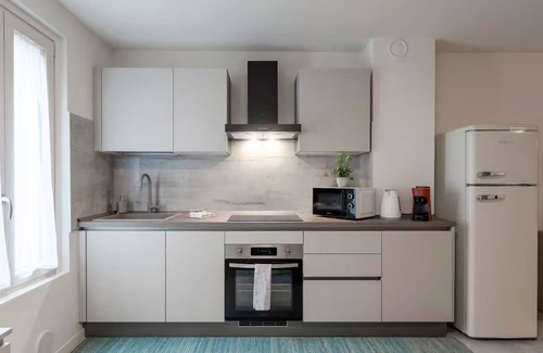 Centro Storico Nord Apartment | [Essenza Moderna] City Center + Relax