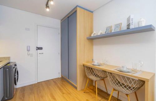 Cristo Rei Apartment | Estúdio Completo para 5 Pessoas Com Vaga - EIX0703