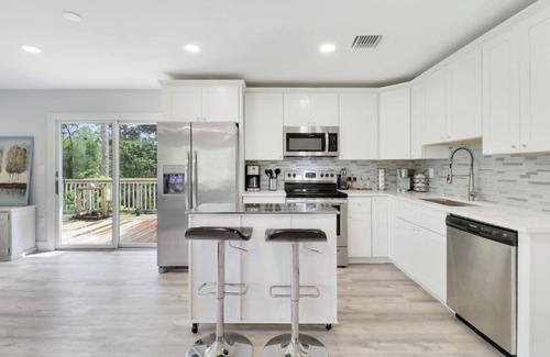 Jupiter House | Estate escape with 2 houses, pool, Roger stadium, Beach, Alton, PGA and I-95