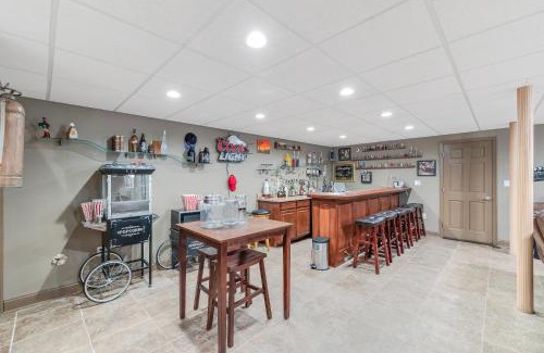 Newburgh House | Estate with pool on 11 beautiful acres