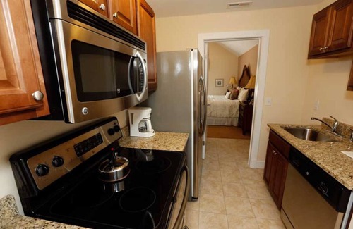 Lackey House | Estates - 1BR Unit 2