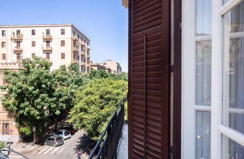 Ruggero Settimo Apartment | EsterOlga wonderful finely furnished apartment in the city center