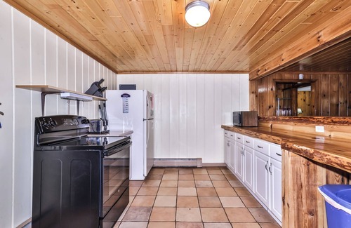 St Germain Cottage | Estrold's Resort Sno-Drift