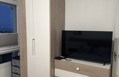 Royan Apartment | Estuary view, 12-minute walk to beach, market, town center. Quiet residence 4 people