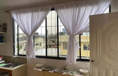 Guayaquil Apartment | Estudio en Garzota Con Cocina. Independiente