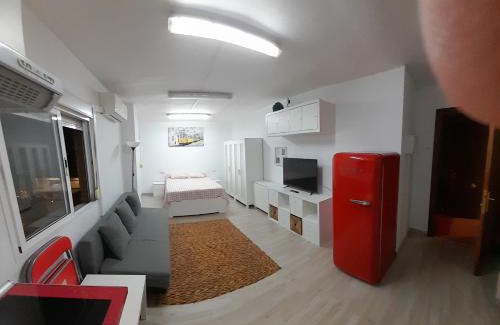 Explanada de la Estacion Apartment | Estudio frente a Estación María Zambrano