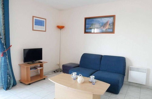 Etel Apartment | Étel - 2-Bedroom Apartment with Parking, Pets Allowed