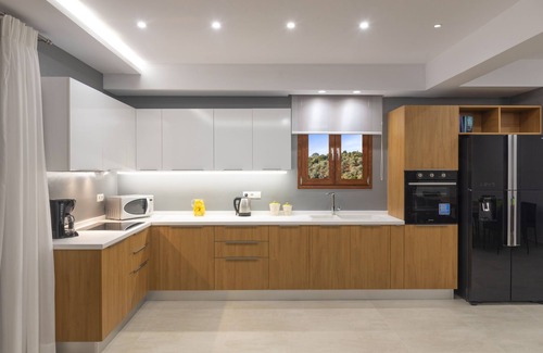 Episkopi Villa | Etesians Villa, Heated Pool & Spa Whirlpool, BBQ