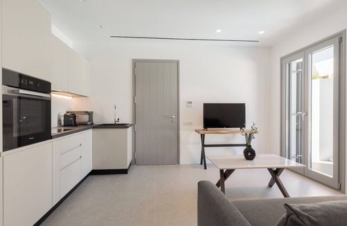 Aliki Apartment | Ethereal Pool Villa by GHH