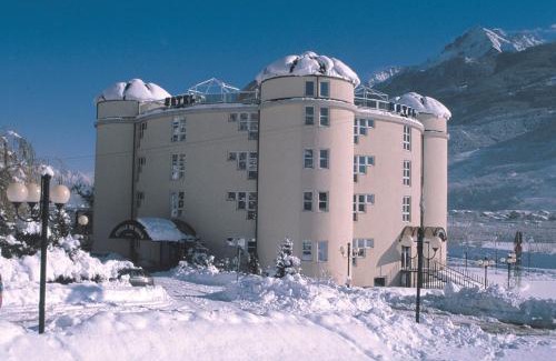 Montan-Angelin-Arensod Hotel | Etoile Du Nord