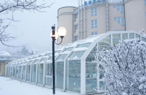 Montan-Angelin-Arensod Hotel | Etoile Du Nord
