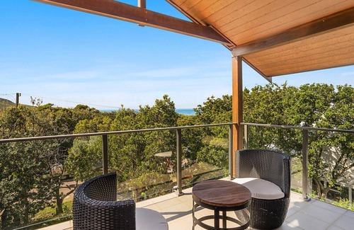 Killcare House | 'Eucalyptus Beach House' by Accom Holidays