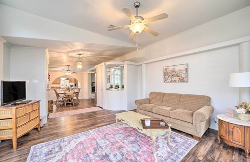 Eufaula House | Eufaula Escape w/Deck - Steps to Lake!