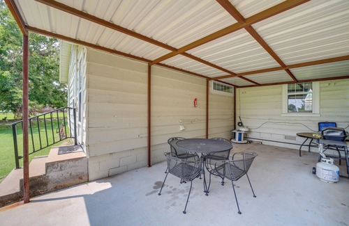Eufaula House | Eufaula Getaway w/Patio, Walk to Beach + Marina!