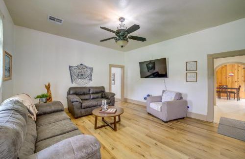 Eufaula House | Eufaula Getaway with Patio, Walk to Beach and Marina!