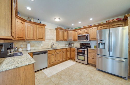 Eufaula House | Eufaula Oasis w/Screened Porch: Unwind in Style!