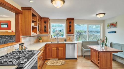 Cal Young House | Eugene - Close to everything home