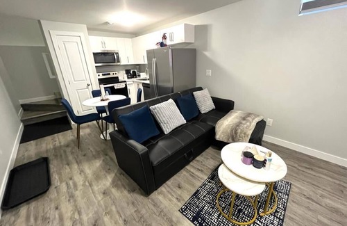 Saskatoon House | Euler's New Suite in Brighton