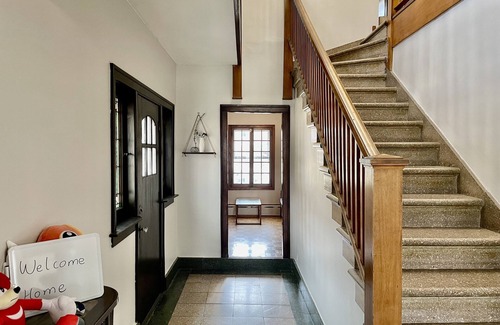 Berwyn House | European custom built home with 3 bedrooms near Chicago