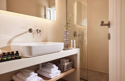 Sifnos Hotel | Eutopia Suites Sifnos