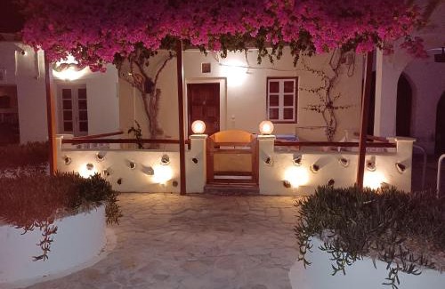Perissa House | Evelina Family Beach Pension a breath away from the Black Beach offer plenty of accommodation type to suit every traveler's needs-Economic Rooms-Thematic Rooms-Design Rooms-Kitchenette Rooms-Studios-Small Apartments