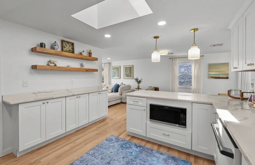 Portsmouth House | Eventide: Renovated 5 Bedroom, 3 Baths on Aquidneck Island