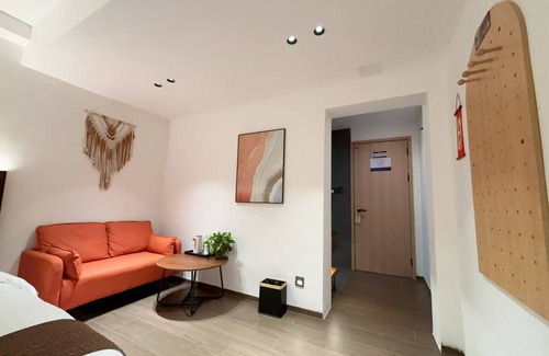 Yongding Hotel | Everchanging Seasons Homestay