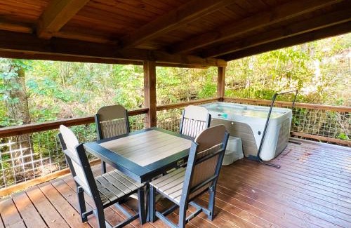 Millersburg House | Evergreen Cabin by Amish Country Lodging