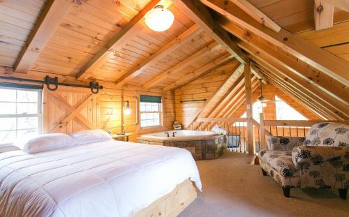 Millersburg House | Evergreen Cabin by Amish Country Lodging