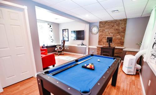 Gouldsboro House | Evergreen Escape Hot Tub Game Room Fire Pit